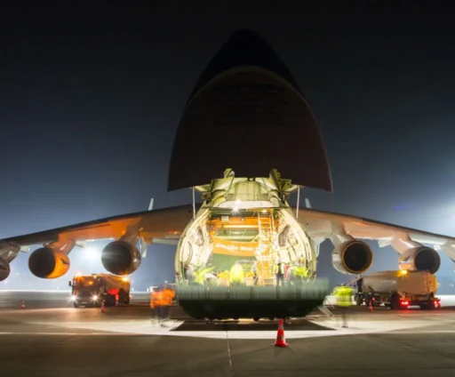 services-airfreight-hero@2x